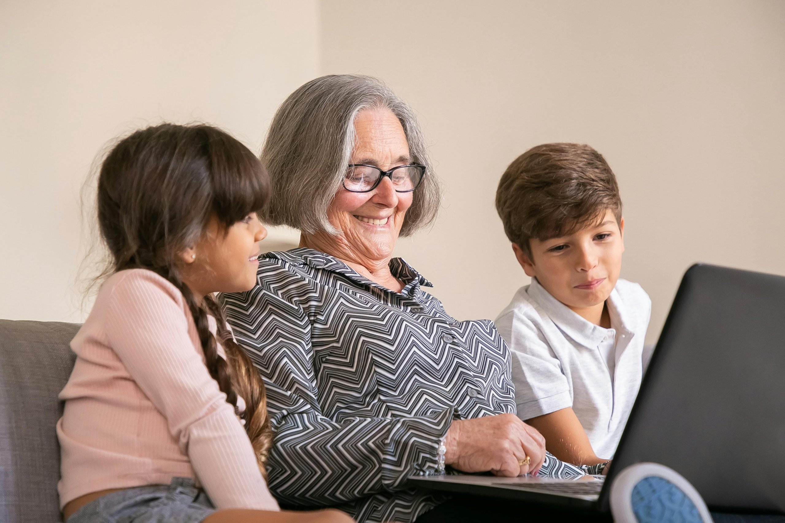 Grandma-cooking-with-grandchildren